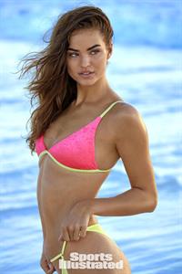 Robin Holzken in Sports Illustrated 2018