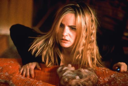 Jennifer Jason Leigh