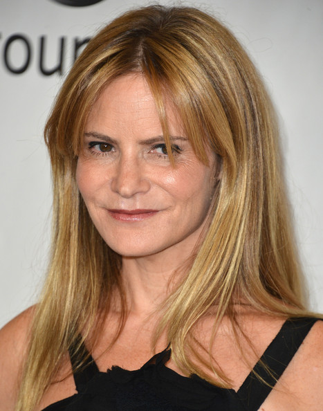 Jennifer Jason Leigh