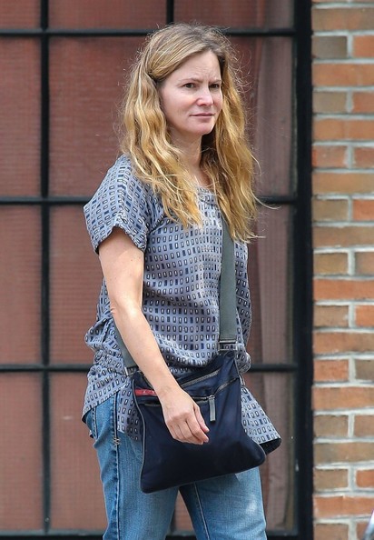 Jennifer Jason Leigh