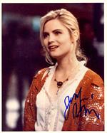 Jennifer Jason Leigh