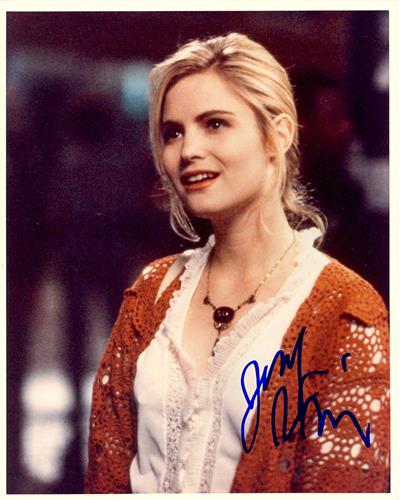 Jennifer Jason Leigh