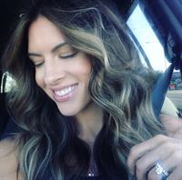 Amanda Latona Kuclo taking a selfie