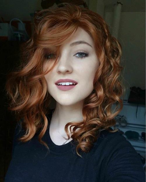 Lexie Grace Carlson taking a selfie