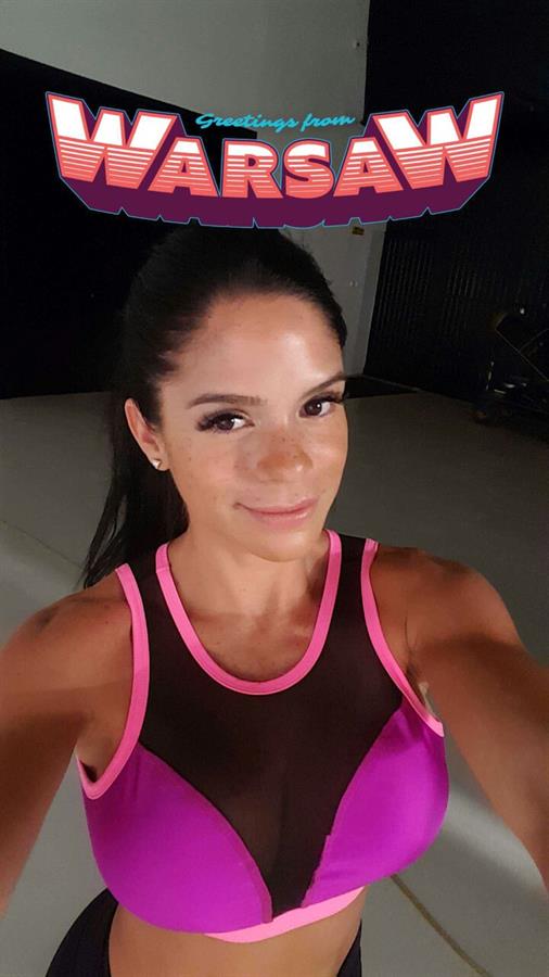 Michelle Lewin taking a selfie