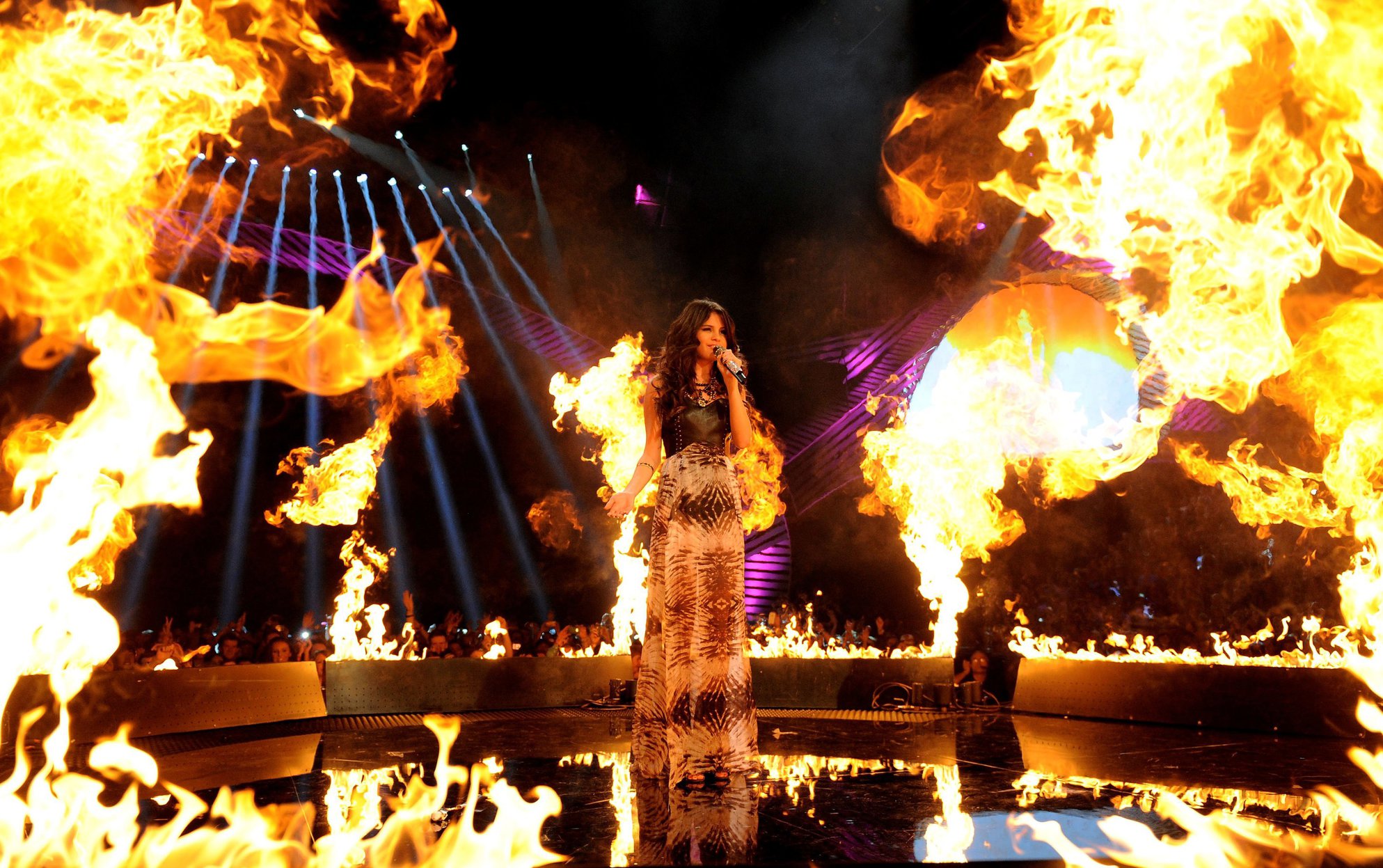 Selena Gomez - 2011 MTV European Music Awards 11/6/11 