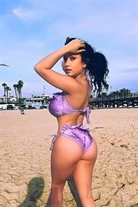 Elizabeth Anne in a bikini - ass