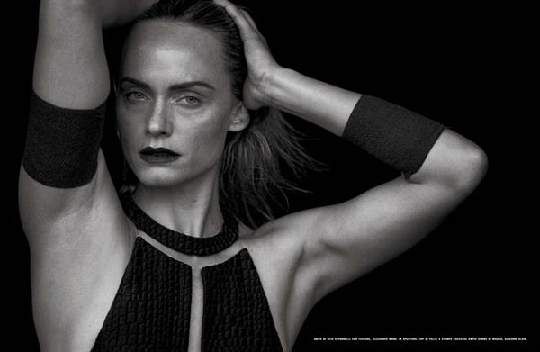 Amber Valletta