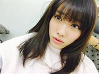 Anna Konno taking a selfie