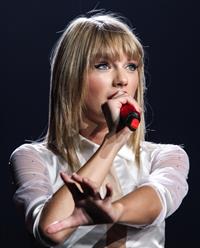 Taylor Swift  Red  Tour - Concert at the Staples Center in Los Angeles - August 19, 2013 
