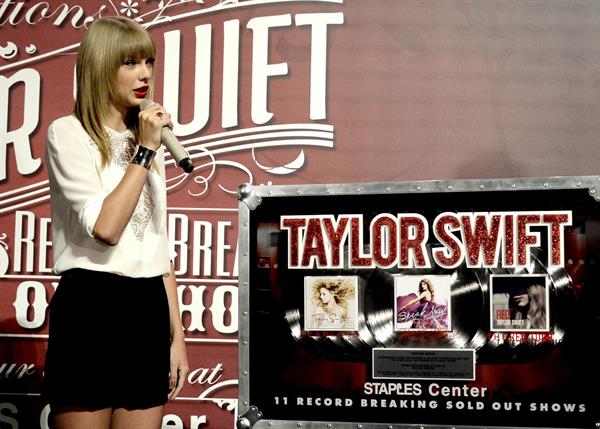 Taylor Swift 'Red' Tour Press Event in LA 8/20/13  