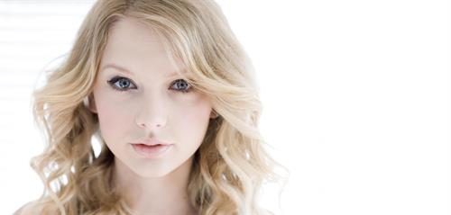 Taylor Swift - Austin Hargrave photoshoot 12/12/08  