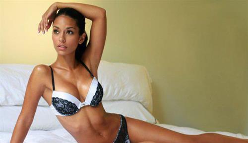 Manuela Arbelaez in lingerie