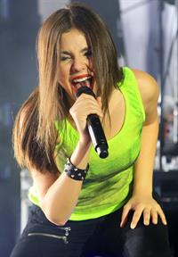 Victoria Justice - Iowa State Fair 8/13/13  