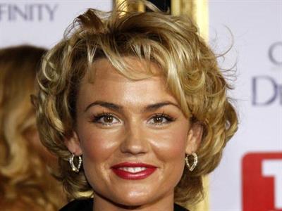 Kelly Carlson