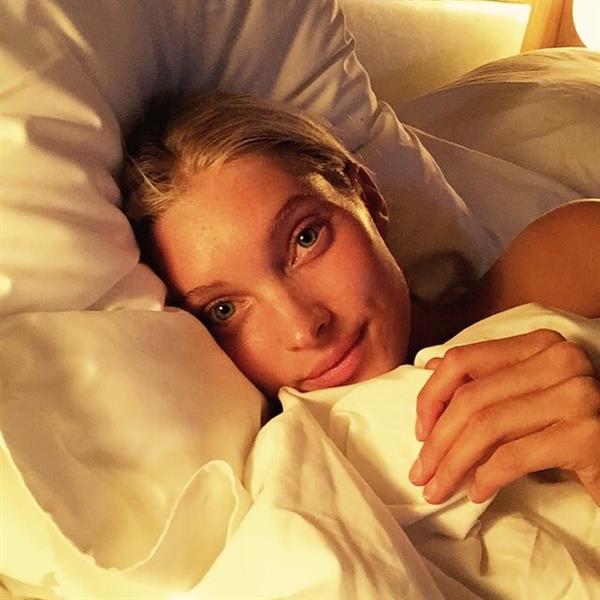 Elsa Hosk taking a selfie