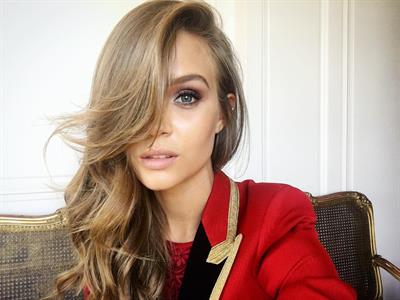 Josephine Skriver taking a selfie
