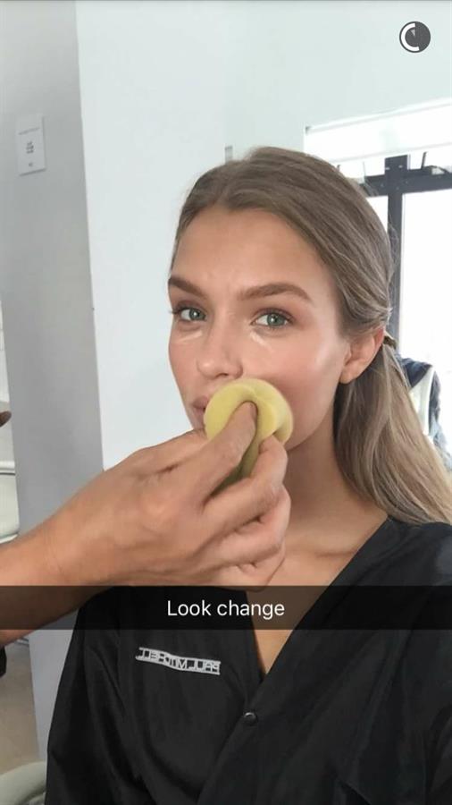 Josephine Skriver taking a selfie