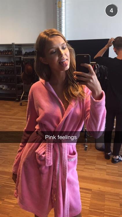 Josephine Skriver taking a selfie