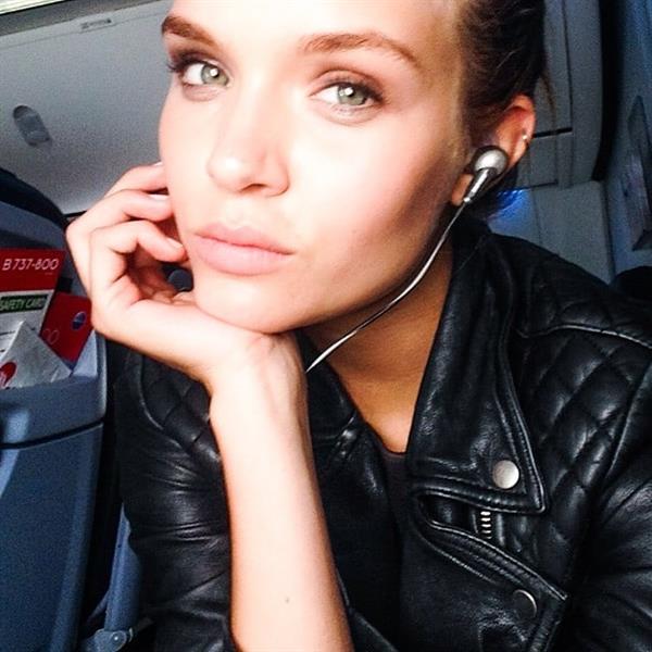 Josephine Skriver taking a selfie