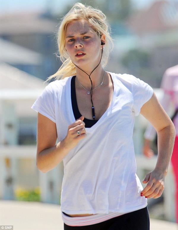 Samara Weaving