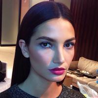 Lily Aldridge taking a selfie