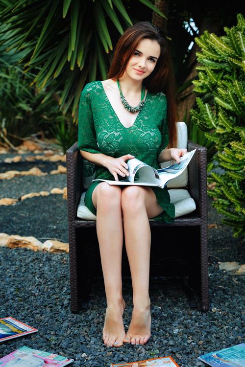 Busty Curvy Maible Marryk