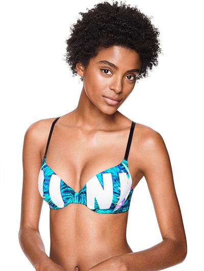 Alécia Morais in a bikini