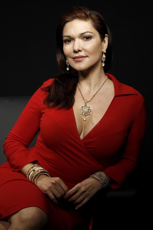 Laura Harring