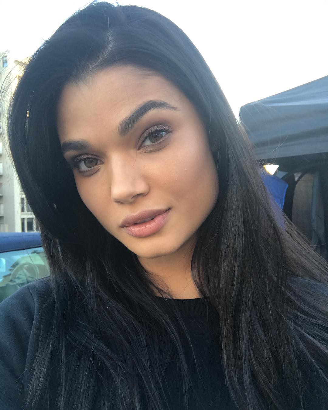 Daniela Braga taking a selfie
