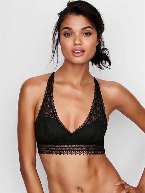 Daniela Braga in lingerie