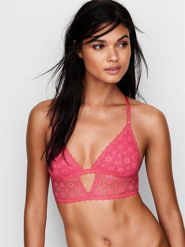 Daniela Braga in lingerie