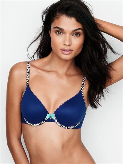 Daniela Braga in lingerie