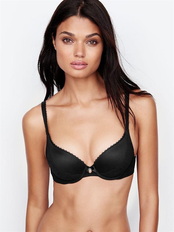 Daniela Braga in lingerie