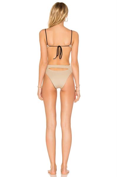 Adriana Cernanova - ass