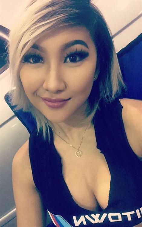 Mhaye Monti taking a selfie