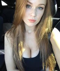 Leanna Decker taking a selfie