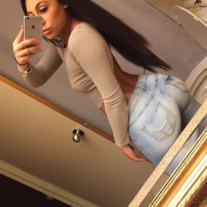 Gianna Nicole taking a selfie