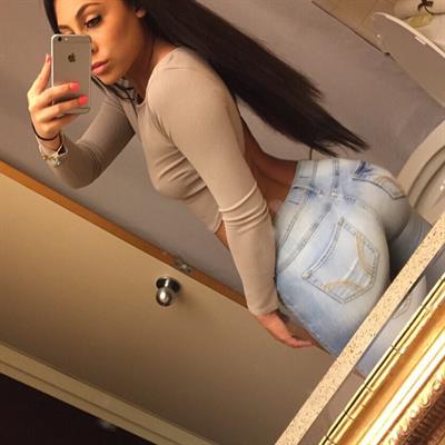 Gianna Nicole taking a selfie