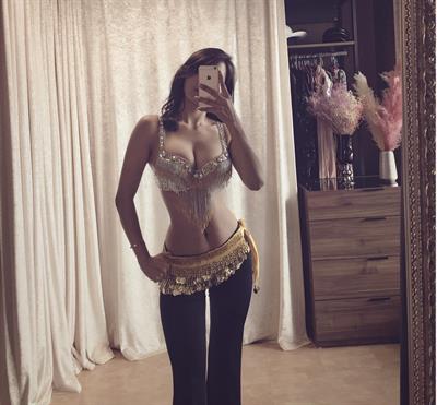 ohttomom taking a selfie