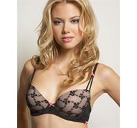 This girl is mistaken for Kate Upton pretty much everywhere on the internet.