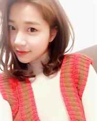 ohttomom taking a selfie