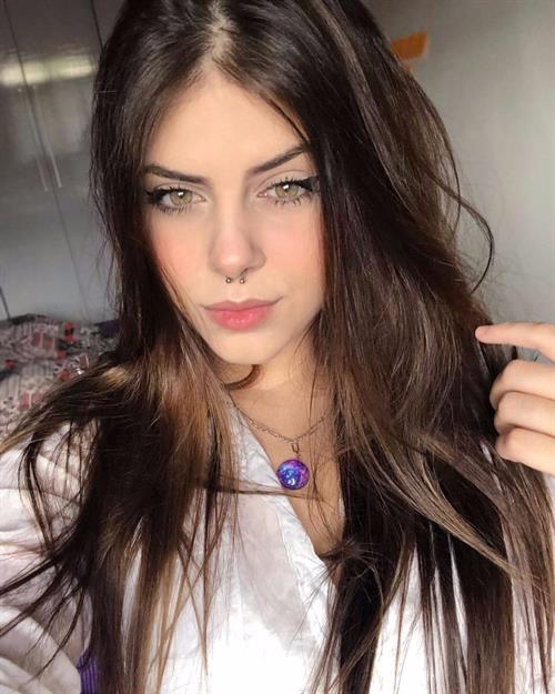 Ingrid Germanno taking a selfie