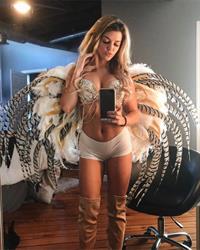 Nikki Blackketter taking a selfie