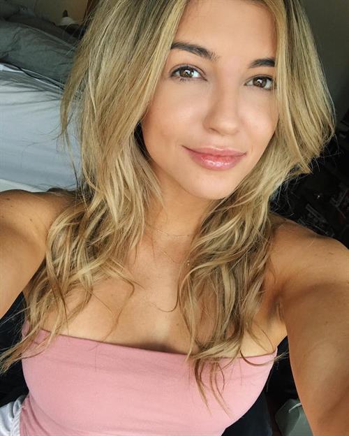 Nikki Blackketter taking a selfie