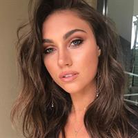 Stephanie Rayner taking a selfie