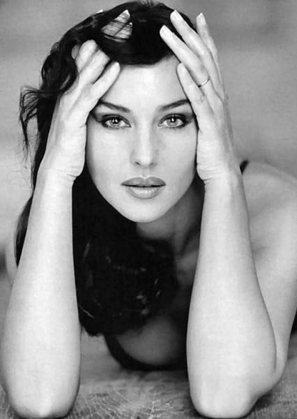 Monica Bellucci in lingerie