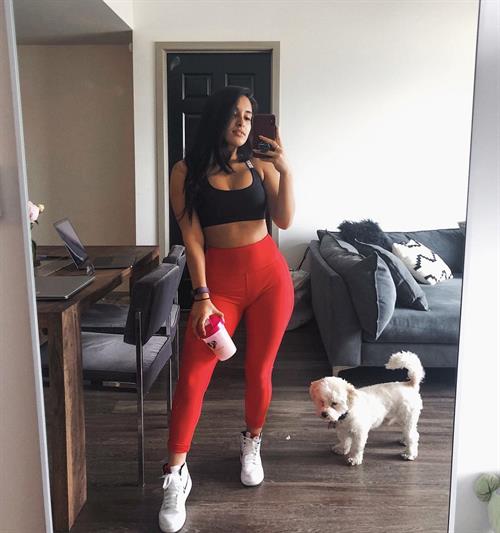 Jazmine Garcia taking a selfie