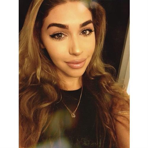 Chantel Jeffries taking a selfie