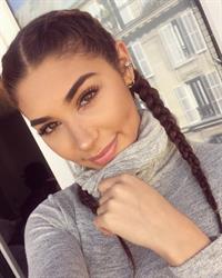 Chantel Jeffries taking a selfie